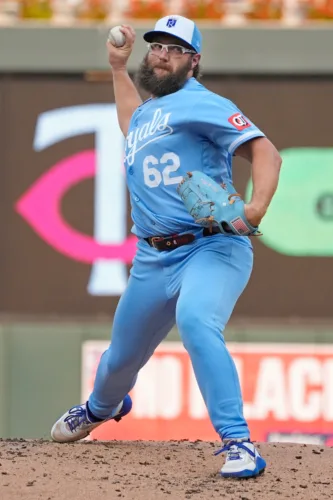 Dobnak picks up first win in 5 years, Royals blank Twins